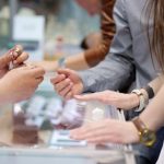 婚約指輪探しの旅 (御徒町)